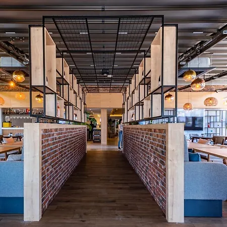 Pearly أنطاليا